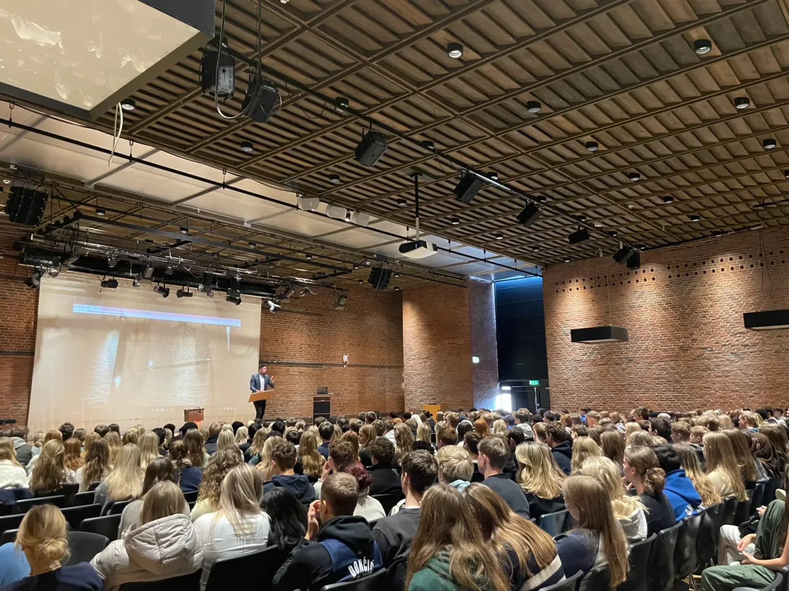 Tryllekunstner Til Brylluppet